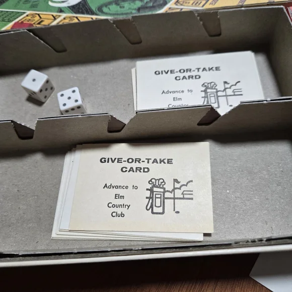 Easy Money Board Game - Colorful Edition - Picture 6 of 9